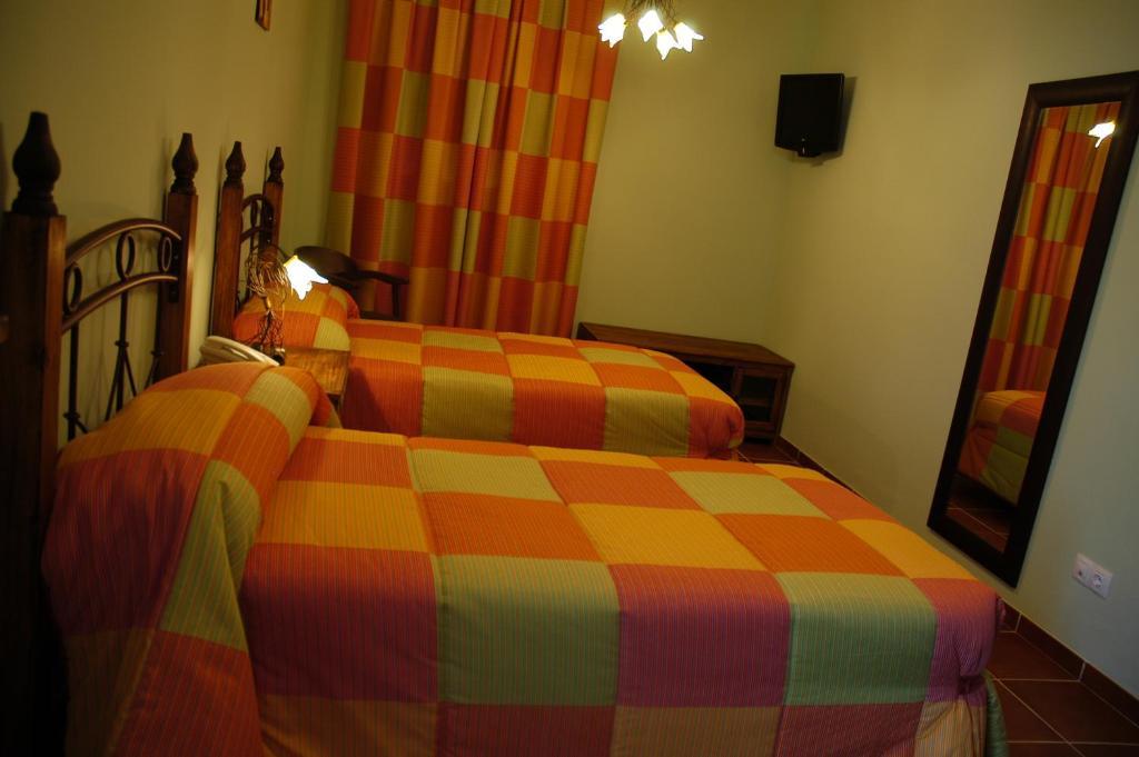 Hotel Rural Los Chaparros Freila Rum bild