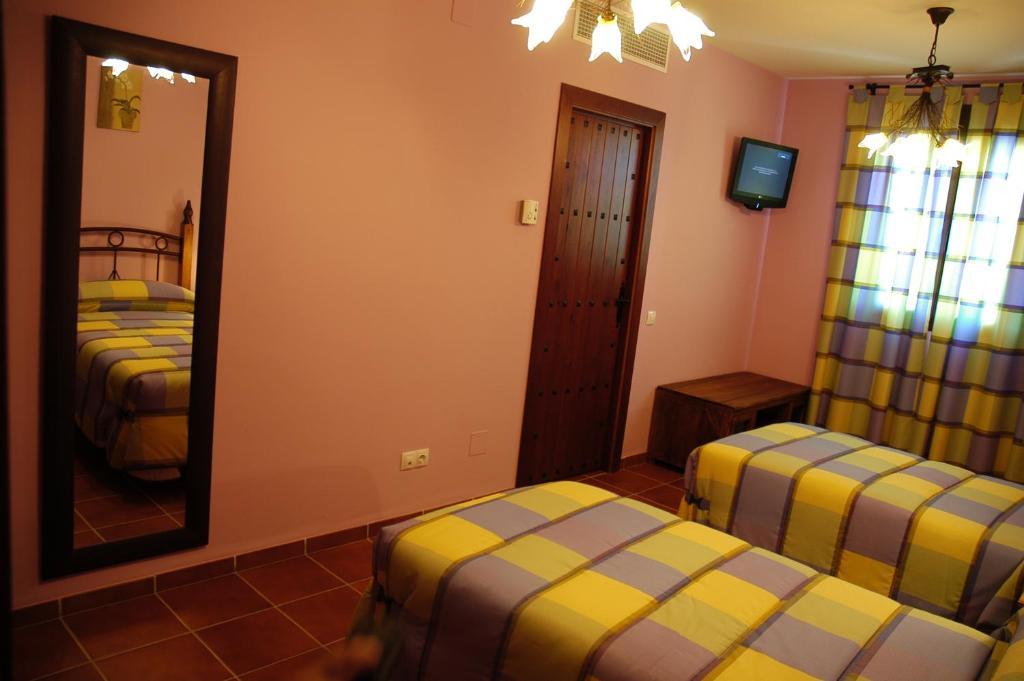 Hotel Rural Los Chaparros Freila Rum bild